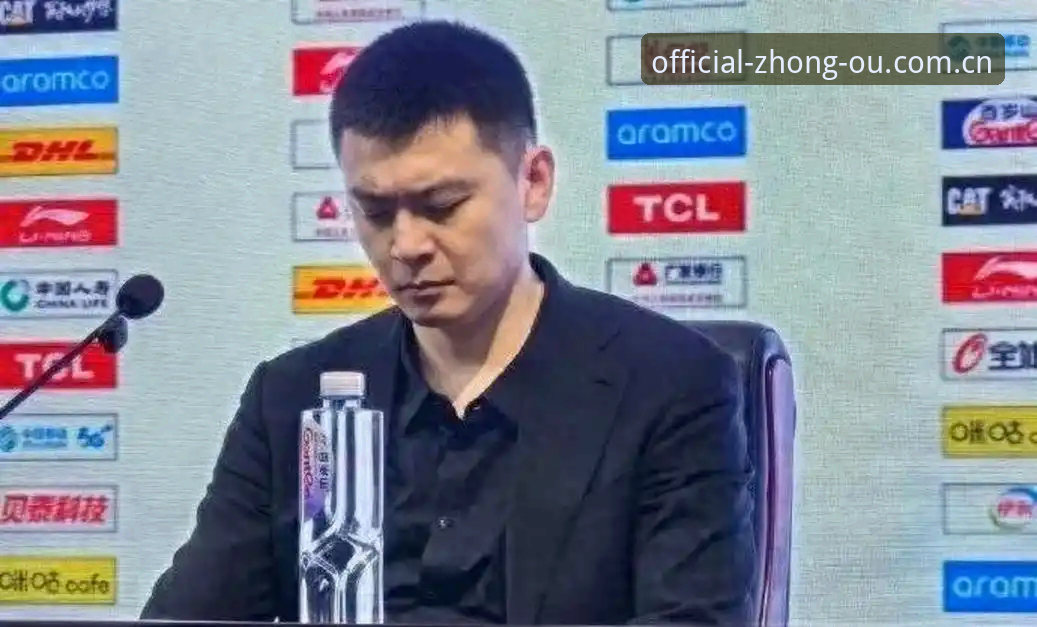 杨鸣评C罗世界杯压力：前锋集体开火背后的数据真相——中欧体育赛事观察深度评测